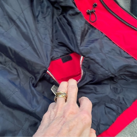 Tommy Hilfiger Red Jacket - missing inner jacket. Size Large-Several zip pockets - Picture 15 of 15